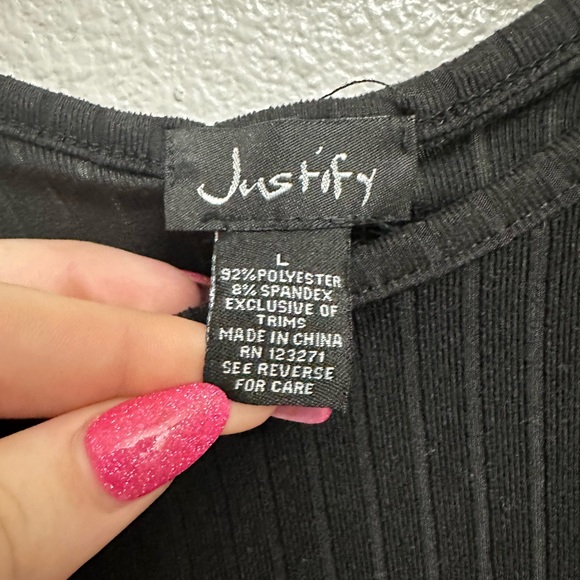 Justify Ribbed Open-Back Crop Top - Picture 3 of 3